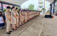 ยืนสงบนิ่งเพื่อถวายความอาลัยและน้อมรำลึกในพระมหากรุณาธิคุณ